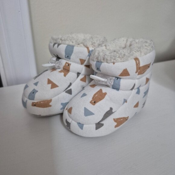 Unisex Baby Booties White with Bear Print - Picture 1 of 3